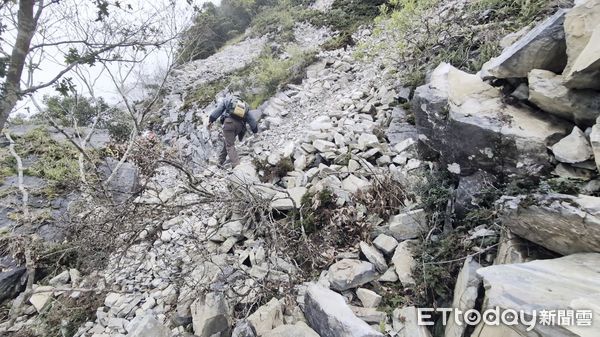 ▲今年2月太管處同仁不畏困難踏查錐麓古道。（圖／太管處提供，下同）