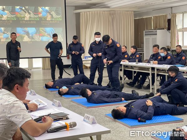 ▲▼戰術止血帶。（圖／記者許權毅翻攝）