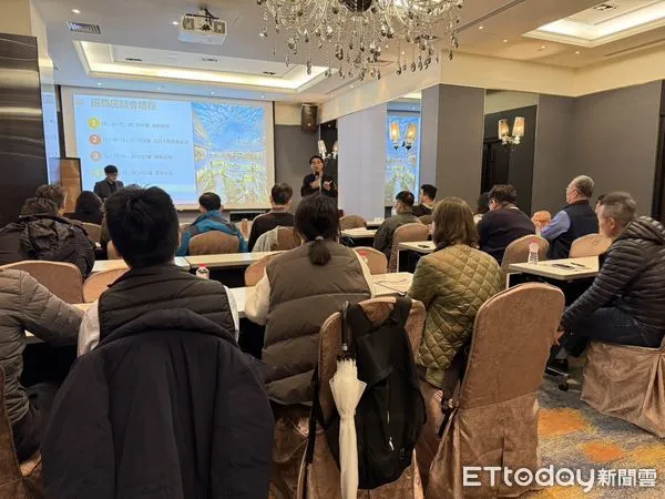 ▲▼福德市場新建營運移轉第2次的招商座談會，吸引多家大型企業前來，氣氛踴躍。（圖／花蓮縣政府提供，下同）