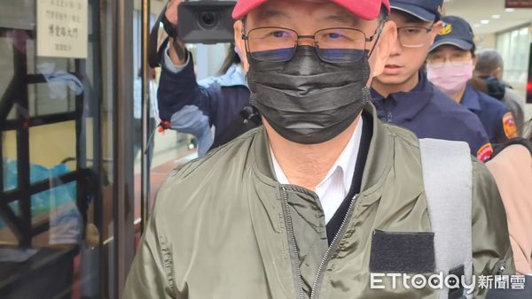 ▲▼台北市前副市長彭振聲涉圖利京華城改建容積率獎勵案，1日第2度到台北地院出庭，重申認罪不翻供，更說檢察官林俊言問話態度很好。（圖／記者黃哲民攝）
