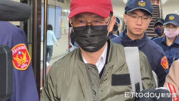 ▲▼台北市前副市長彭振聲涉圖利京華城改建容積率獎勵案，1日第2度到台北地院出庭，重申認罪不翻供，更說檢察官林俊言問話態度很好。（圖／記者黃哲民攝）