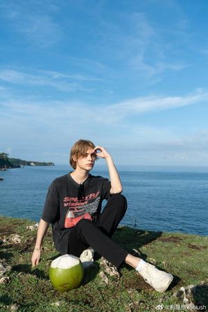 ▲《創造營》利路修退出演藝圈！　規劃4年「我終於徹底下班了」。（圖／翻攝自微博／利路修）