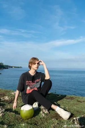 ▲《創造營》利路修退出演藝圈！　規劃4年「我終於徹底下班了」。（圖／翻攝自微博／利路修）