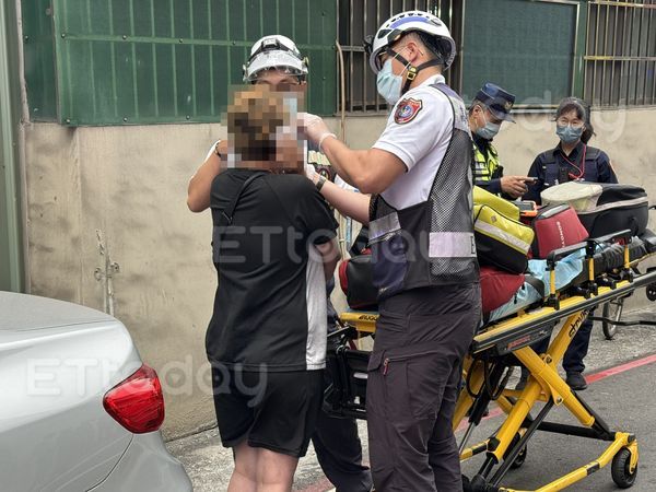 ▲▼             高雄市前鎮區瑞隆路一棟透天厝今天下午發生火警。（圖／記者吳世龍攝，下同）