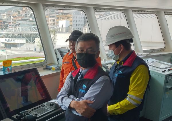 ▲航港局副局長劉志鴻督導新台馬輪安檢狀況。（圖／航港局提供）