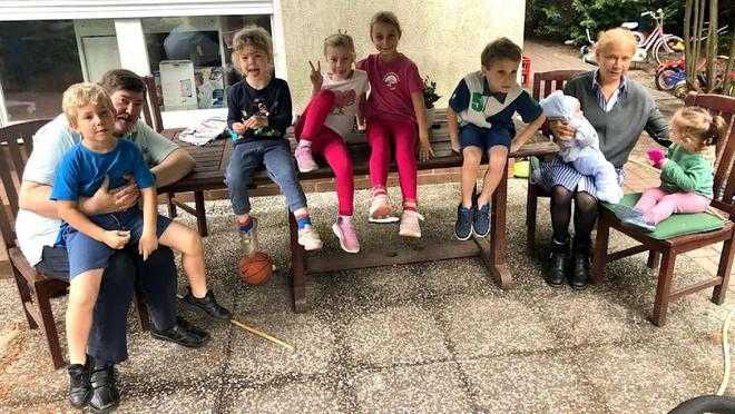 66歲剖腹生「第10個孩子」　德國婦53歲後生8胎：都是自然受孕