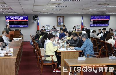綠甲動等不到周萬來!柯建銘發言1.5小時 綠委勸阻遭嗆:你哪國的