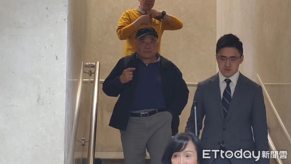 ▲▼京華城案被告吳順民1日首度到台北地院出庭，不認罪並批北市府官員「格局不夠高」。（圖／記者黃哲民攝）