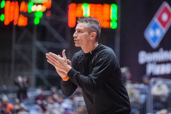 ▲領航猿卡米諾斯、白曜誠。（圖／PLG職籃提供）