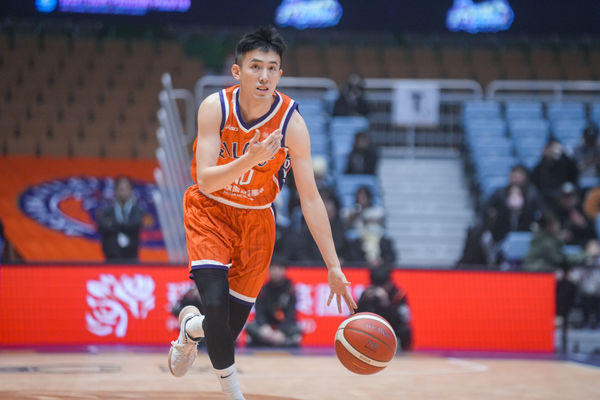 ▲領航猿卡米諾斯、白曜誠。（圖／PLG職籃提供）