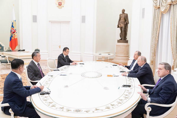 ▲▼王毅與普丁見面（2025.04.01）。（圖／翻攝大陸外交部官網）