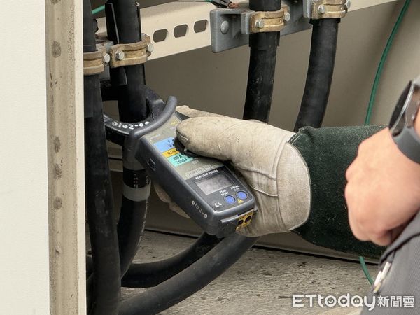 ▲▼1名自稱黑夜的男子，橫行6縣市順利竊電，獲利至少2百萬，害台電短收近2千萬。（圖／警方提供，下同）