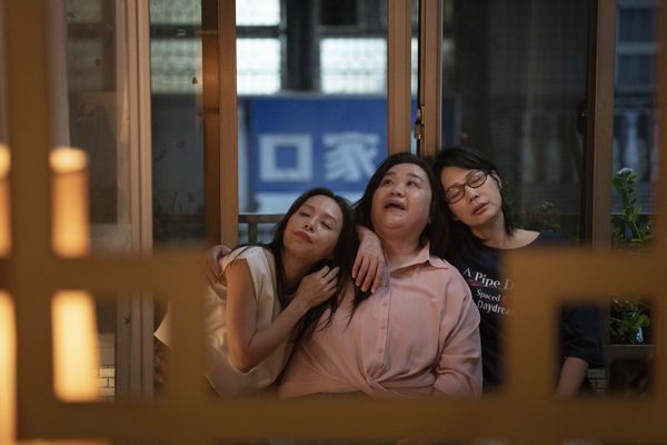 ▲《拜六禮拜》由鍾欣凌、丁寧、孫淑媚主演。（圖／華視、公視臺語台提供）