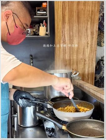 ▲▼義點點a little pasta。苓雅市場內 招牌手工義大利麵Carbonara。每日限量5份。（圖／部落客捲捲和土豆拿鐵授權提供）