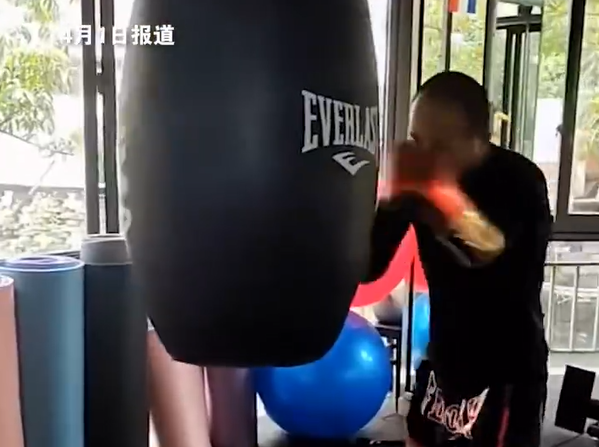 ▲▼53歲陸抗癌網紅過世。（圖／翻攝自微博）