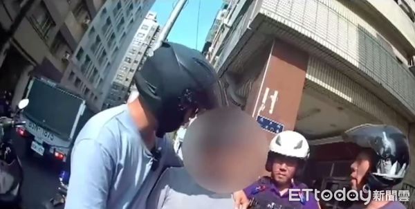 ▲▼「警察來了!」友人好意提醒，結果害逃了12年的通緝犯落網。（圖／民眾提供，下同）