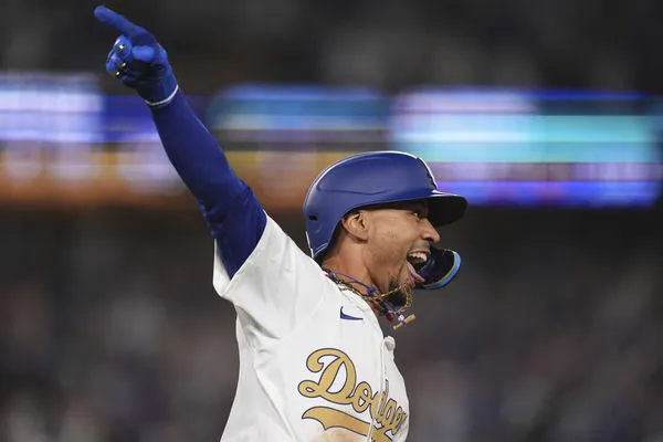 ▲貝茲（Mookie Betts）關鍵的逆轉2分砲，最終逆轉戰局            。（圖／達志影像／美聯社）