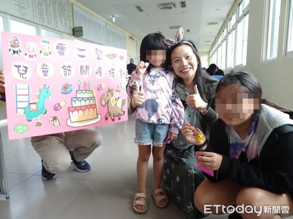 ▲多啦A夢、皮卡丘到吉伊卡哇，收容人捏麵人作品萌翻兒童節。（圖／記者游瓊華翻攝）