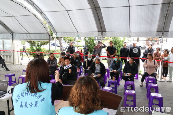 ▲▼    嘉義分署法拍會併同打詐宣導及公益設攤法拍成績亮眼土庫3樓透天厝820萬元賀成交    。（圖／法務部行政執行署嘉義分署提供）