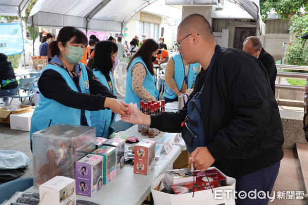 ▲▼    嘉義分署法拍會併同打詐宣導及公益設攤法拍成績亮眼土庫3樓透天厝820萬元賀成交    。（圖／法務部行政執行署嘉義分署提供）