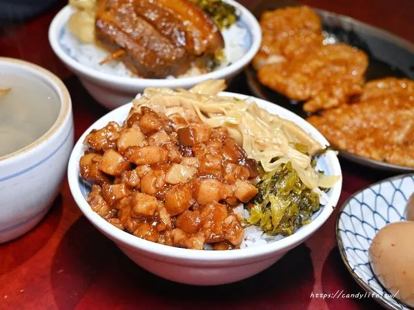 ▲▼台中豬腳榮冬瓜爌肉飯，排隊人潮沒停過。（圖／部落客糖糖提供）