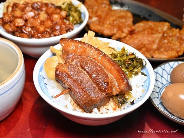 ▲▼台中豬腳榮冬瓜爌肉飯，排隊人潮沒停過。（圖／部落客糖糖提供）