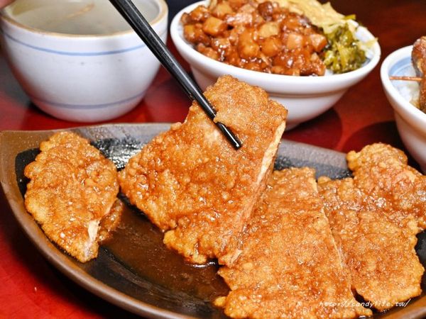 ▲▼台中豬腳榮冬瓜爌肉飯，排隊人潮沒停過。（圖／部落客糖糖提供）