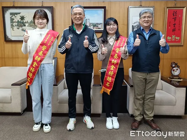 ▲美和科技大學二技食品營養系學生李沛軒和邱思瑜通過國考             。（圖／美和科大提供）