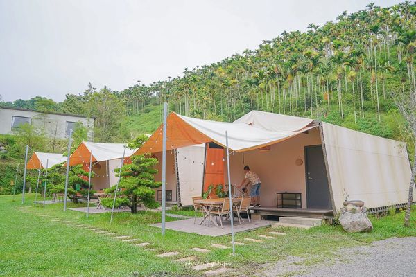 ▲▼最新南投埔里民宿「葉子祕境 YATS 森林系Villa」佔地1.2萬坪森林系Villa，門口就可以看到鴨鴨的溪流房、最新戲水池。（圖／部落客小腹婆大世界授權提供）