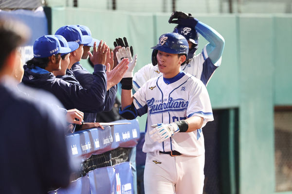 ▲戴培峰開轟。（圖／富邦悍將提供）