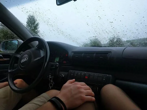 女子不滿前夫與女助理結婚，提出婚姻侵權損害賠償。（示意圖 ，Pexels）