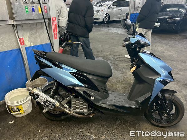 ▲▼新北市樹林區大安路一處自助洗車場昨(2)日深夜發生一起事故  。（圖／記者陸運生翻攝）