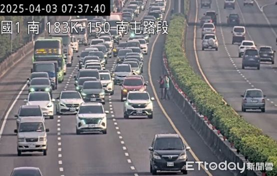 ▲▼國1南向182.7公里處發生2輛小客車追撞事故。（圖／高公局提供）