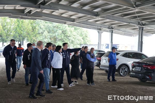 ▲清明節連假首日，雲林縣長張麗善率縣府團隊視察大埤等4鄉鎮公墓、納骨塔。（圖／記者游瓊華翻攝）