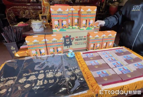 ▲西螺福興宮特地打造一輛超可愛的神童造型「神童車」，今日首度曝光，於廟埕舉行祈福儀式。（圖／記者游瓊華翻攝）