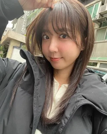 ▲洪詩於去年（2024）1月生下女兒「哺哺」。（圖／翻攝自Instagram／angelhong）