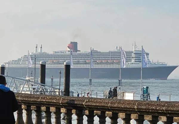 ▲▼豪華遊輪「瑪麗皇后2號」。（圖／翻攝瑪莉皇后2號粉絲團）