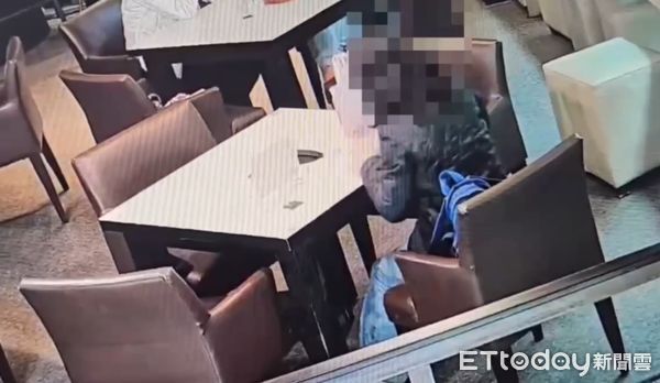 ▲▼女子到冷凍海鮮專賣店，2度偷走價值3340元的冷凍海鮮。（圖／記者邱中岳翻攝）