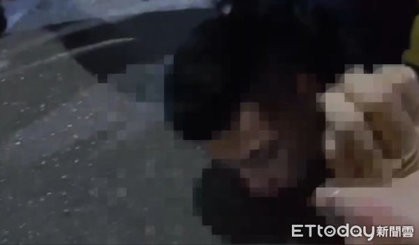 ▲▼▲夜店散場互相咆哮，還嗆守望警員，當場被保護管束帶回。（圖／記者邱中岳翻攝）