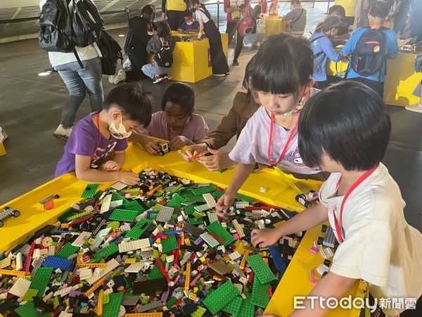 ▲▼衛武營化身樂高樂園。（圖／記者許宥孺翻攝）
