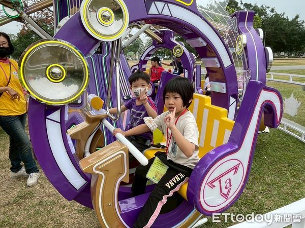 ▲▼衛武營化身樂高樂園。（圖／記者許宥孺翻攝）