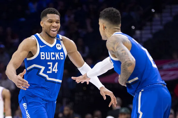 ▲▼公鹿字母哥安戴托昆波締造NBA史上首見數據。（圖／達志影像／美聯社）