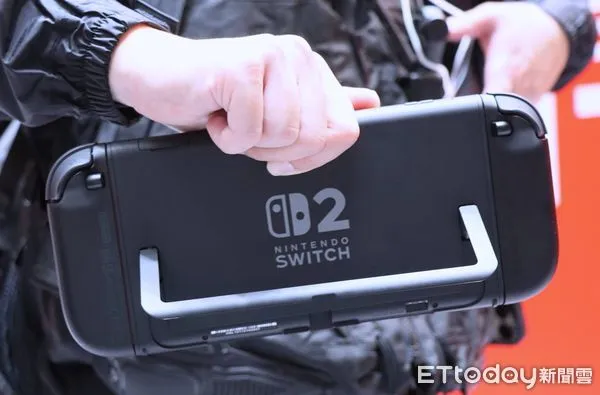 ▲▼Switch2鋰電池再傳膨脹掀蓋 。（圖／記者蘇晟彥攝）