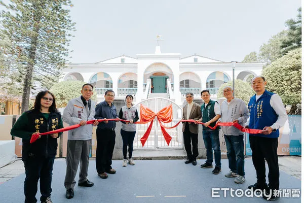 ▲台南市定古蹟原英商德記洋行常設展，4日上午11時盛大開幕，開幕典禮現場匯集眾多貴賓與遊客，共同見證百年洋行風華再現。（圖／記者林東良翻攝，下同）