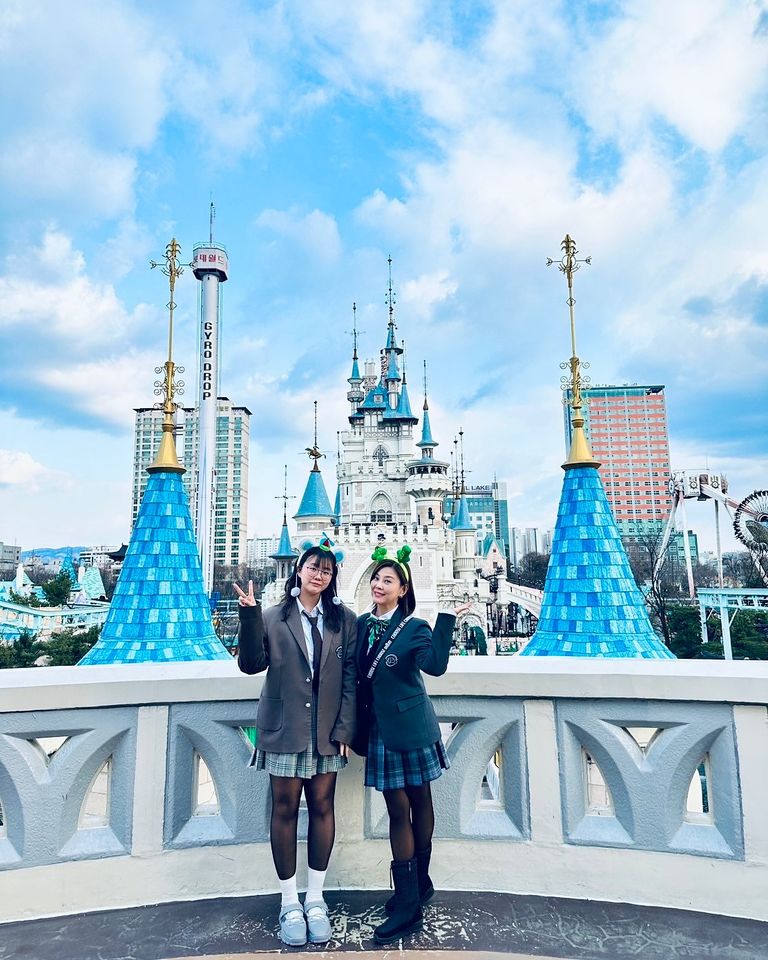 ▲方馨近日與女兒一起到南韓旅遊。（圖／翻攝自Facebook／方馨的粉絲部）