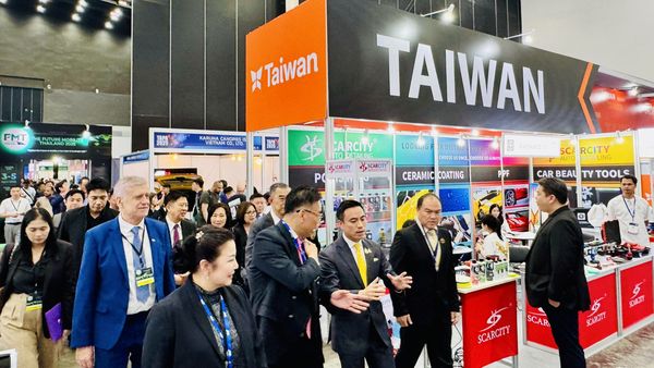 ▲在泰國汽車零配件展上，業者無法對美國買主報價。（圖／IEAT提供）