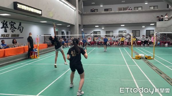 ▲雲林縣警察局結合中華民國羽球協會舉辦「2025雲警青春羽飛揚」羽球聯誼賽。（圖／記者游瓊華翻攝）