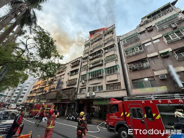 ▲▼ 新北市深坑區文化街一處公寓，今（4日）下午4時許發生火警 。（圖／民眾提供）