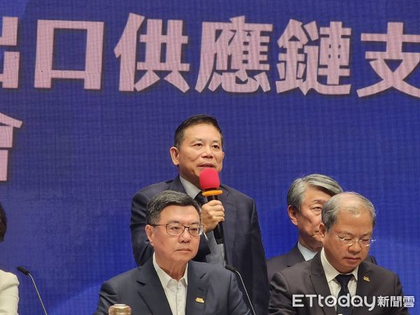 ▲▼國發會主委劉鏡清出席「因應美國關稅 我國出口供應鏈支持方案」記者會。（圖／記者陳家祥攝）