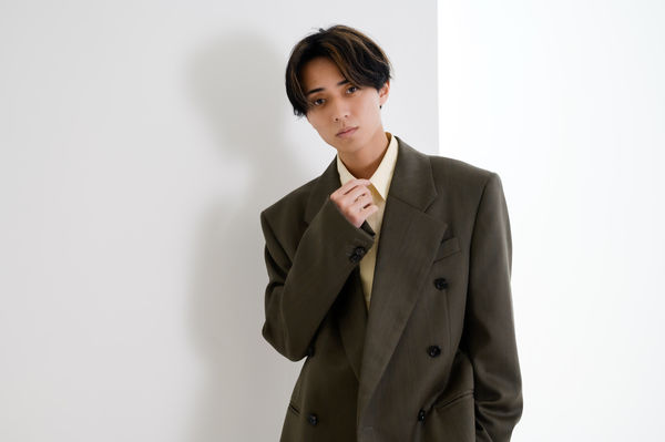 ▲▼ 訪問／永瀨廉謙虛國寶神顏：只有92分！　購物「超俗台灣LV」送高橋海人。（圖／大鴻藝術BIG ART提供）